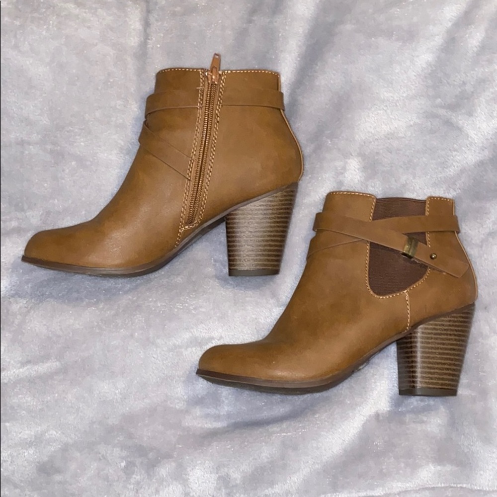 Booties or ankle boots by Soda
